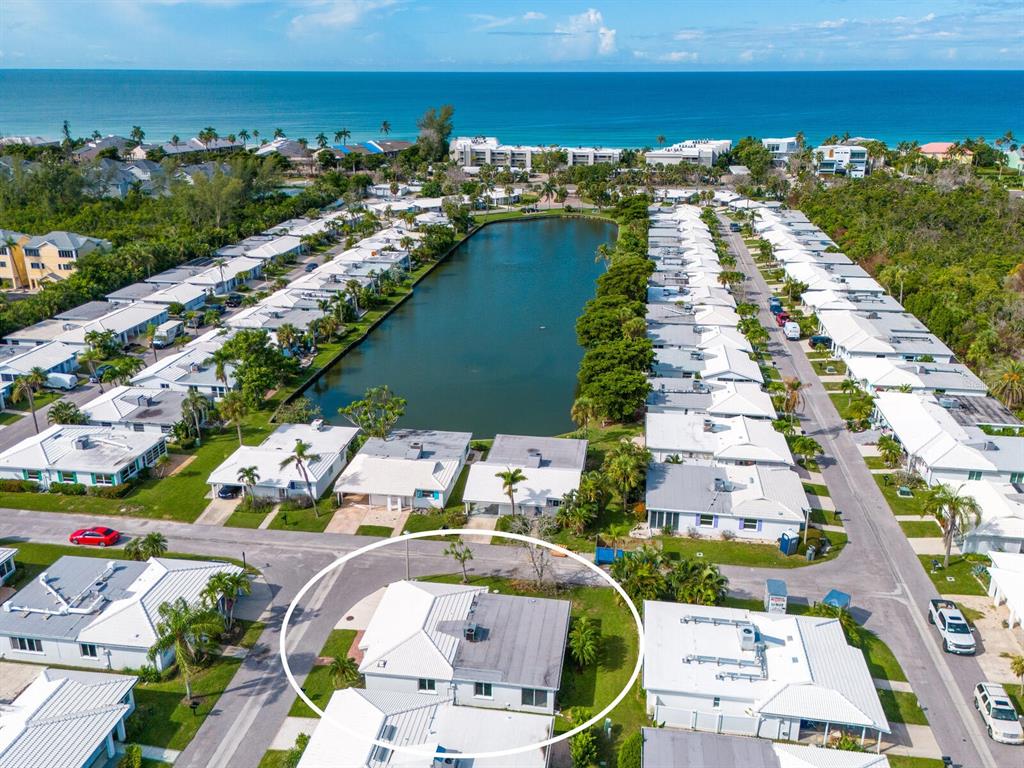 667 El Centro Longboat Key, FL 34228 - Photo 4 of 41 an aerial view of multiple house