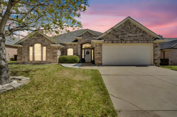 $399,999 | 1612 Stratford Drive, Mansfield, TX 76063