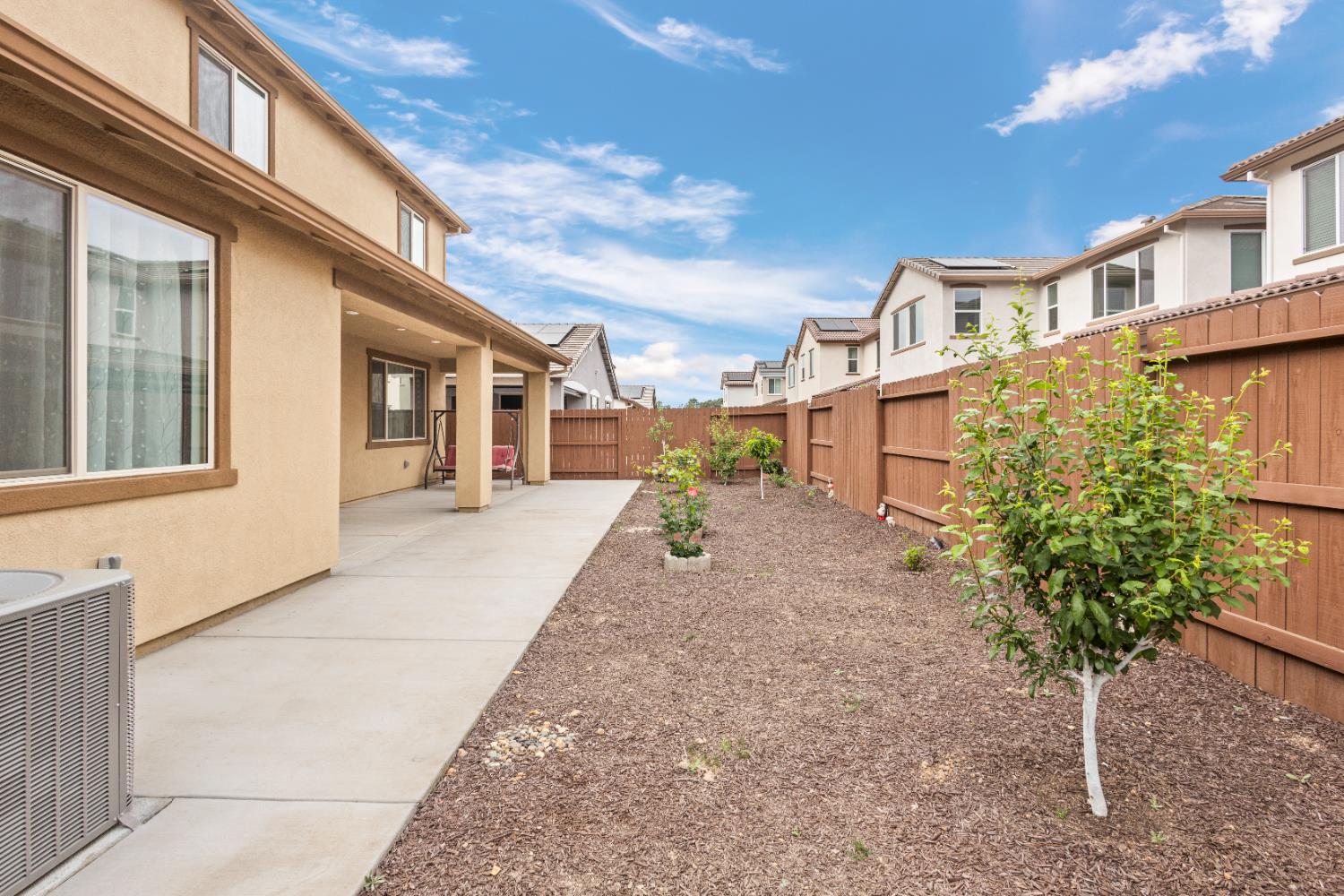 1072 Blue Range Way Roseville, CA 95747 - Photo 26 of 26 a house view with a outdoor space