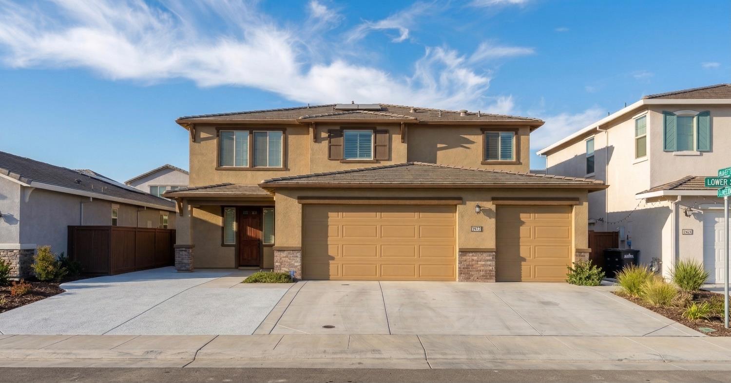 1072 Blue Range Way Roseville, CA 95747 - Photo 3 of 25