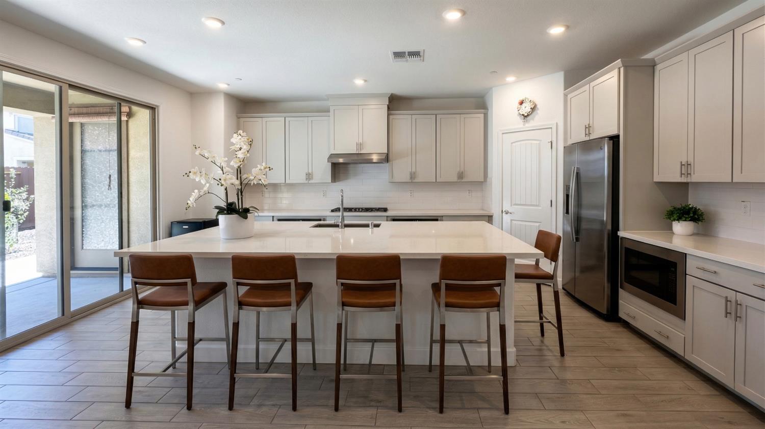 1072 Blue Range Way Roseville, CA 95747 - Photo 5 of 25