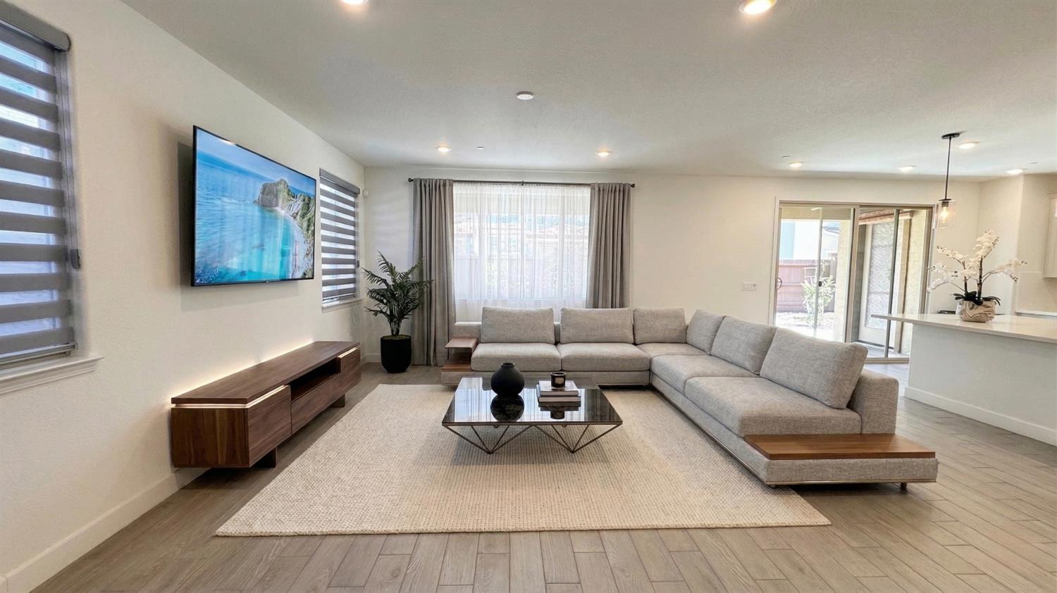 1072 Blue Range Way Roseville, CA 95747 - Photo 6 of 25