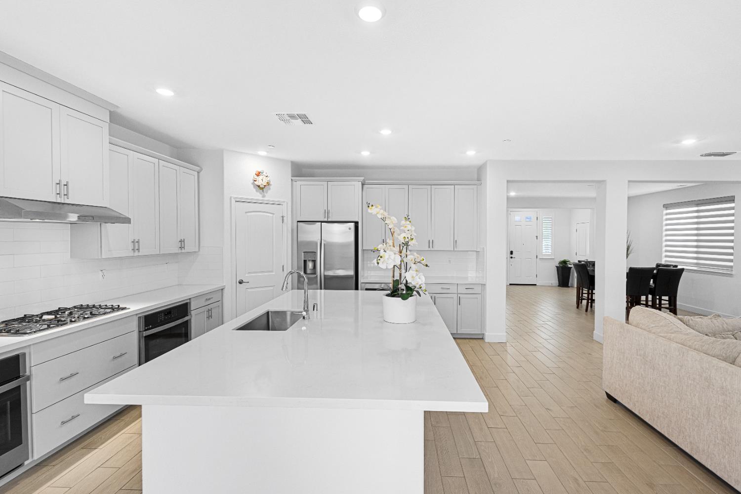 1072 Blue Range Way Roseville, CA 95747 - Photo 8 of 25