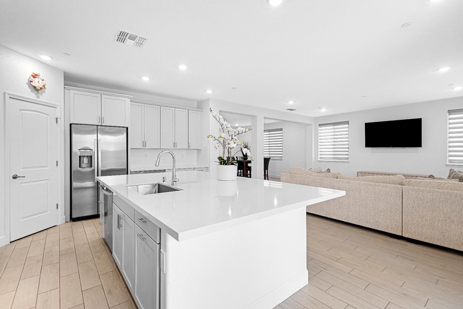 1072 Blue Range Way Roseville, CA 95747 - Photo 9 of 25