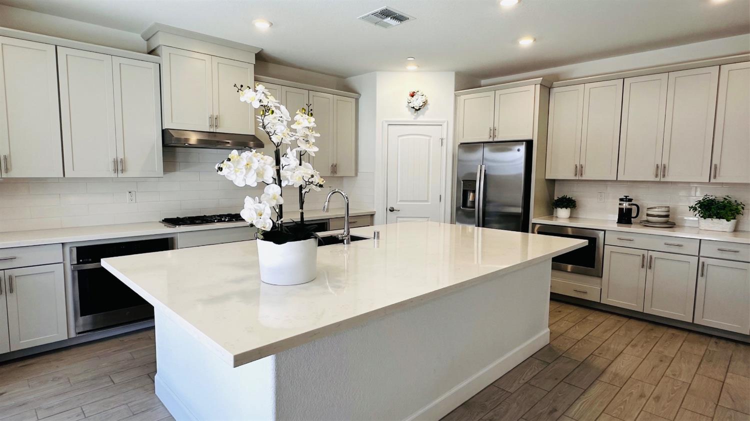 1072 Blue Range Way Roseville, CA 95747 - Photo 10 of 25