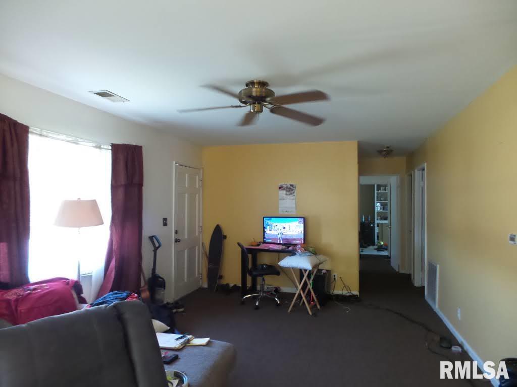 4604 North Sheridan Road Peoria, IL 61614 - Photo 12 of 39 Gallery Image 12
