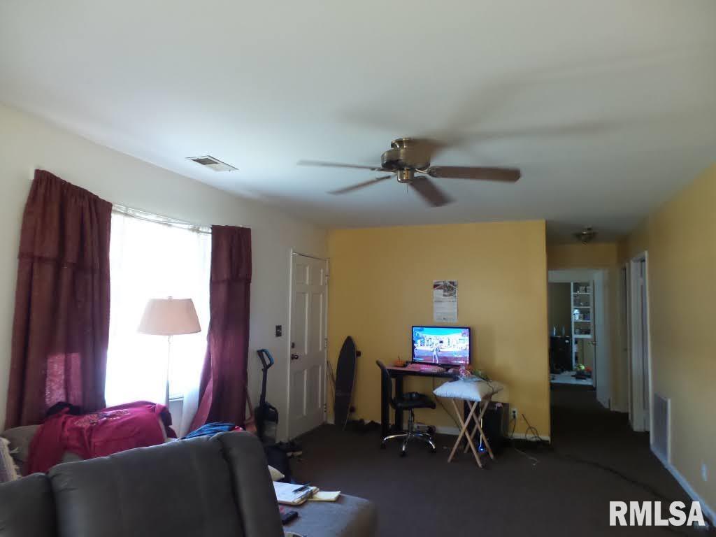 4604 North Sheridan Road Peoria, IL 61614 - Photo 13 of 39 Gallery Image 13