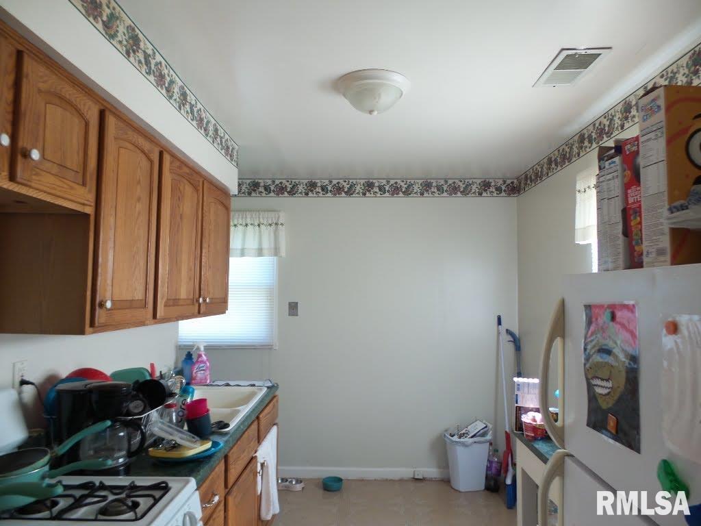 4604 North Sheridan Road Peoria, IL 61614 - Photo 14 of 39 Gallery Image 14