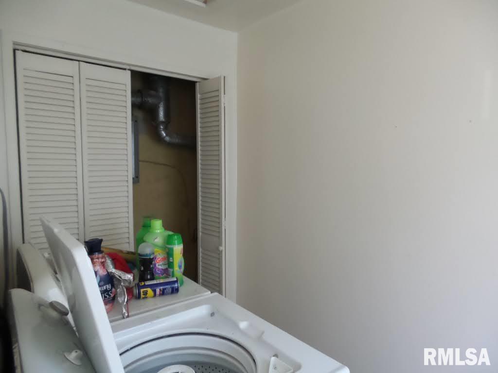 4604 North Sheridan Road Peoria, IL 61614 - Photo 16 of 39 Gallery Image 16