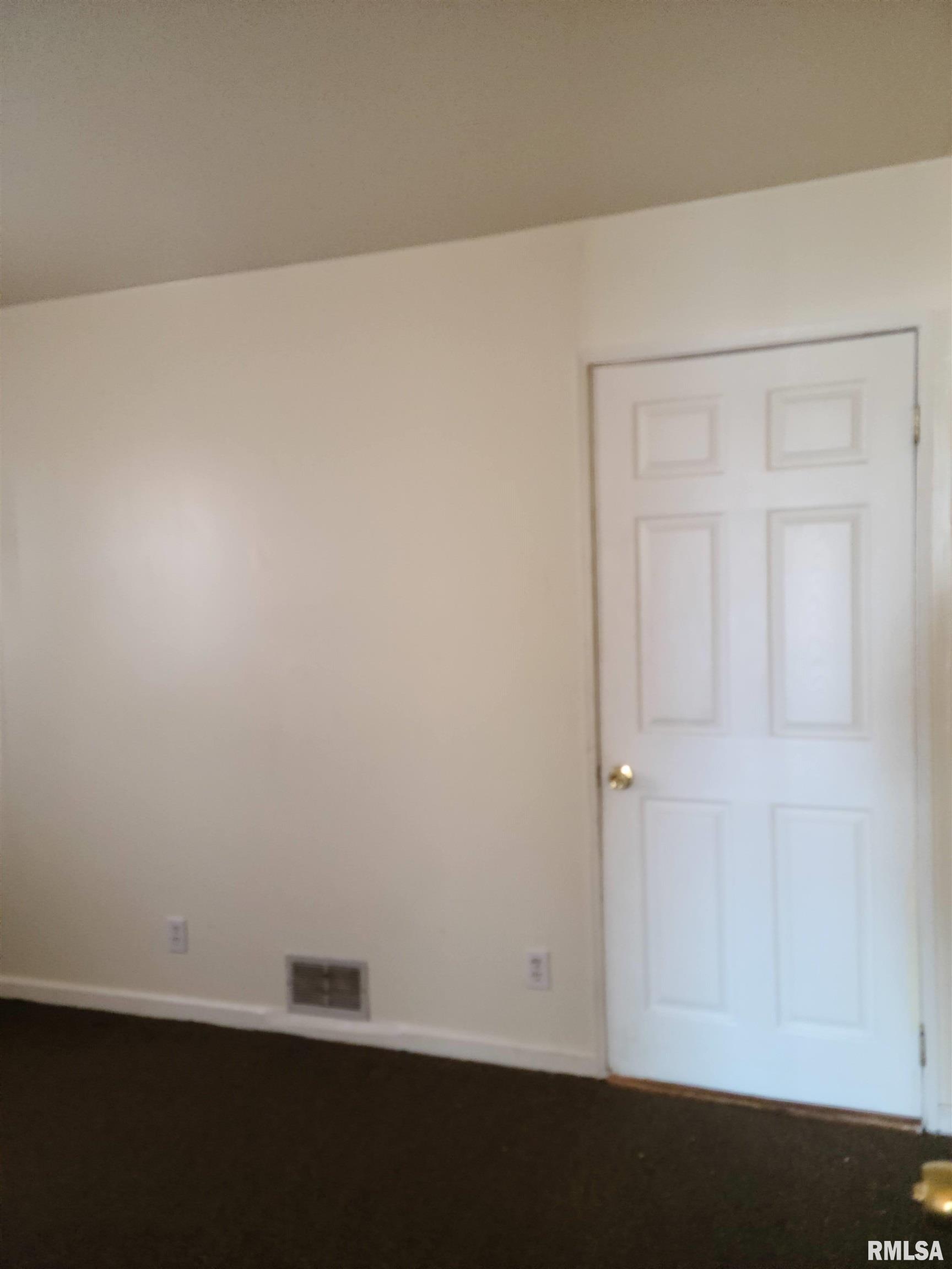 4604 North Sheridan Road Peoria, IL 61614 - Photo 32 of 39 Gallery Image 32
