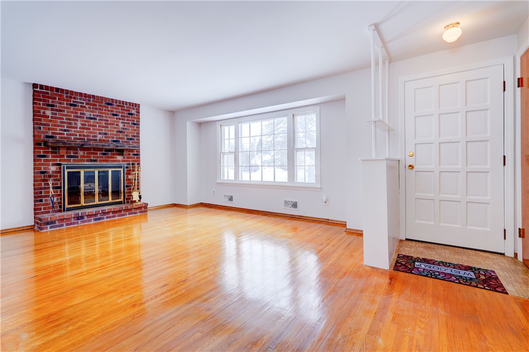 319 Mill Road Greece, NY 14626 - Photo 4 of 41