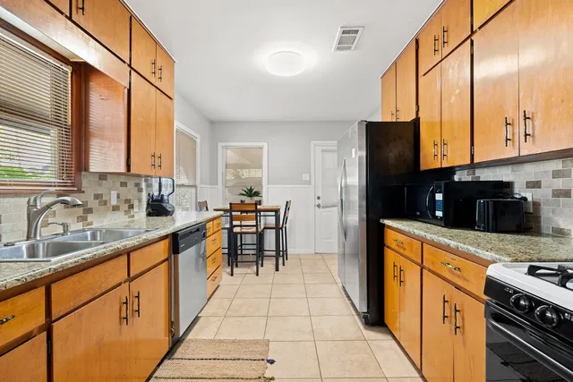 $2,875 | 3005 Menchaca Road, Austin, TX 78704