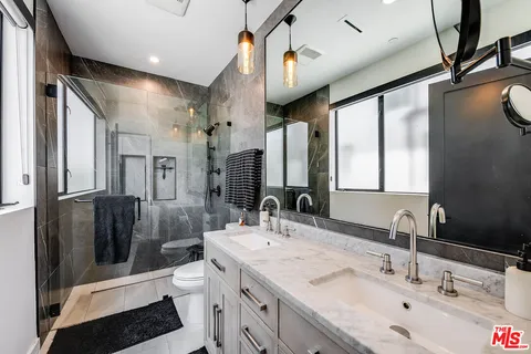 $1,599,000 | 4425 North Studio Place, Studio City, CA 91602