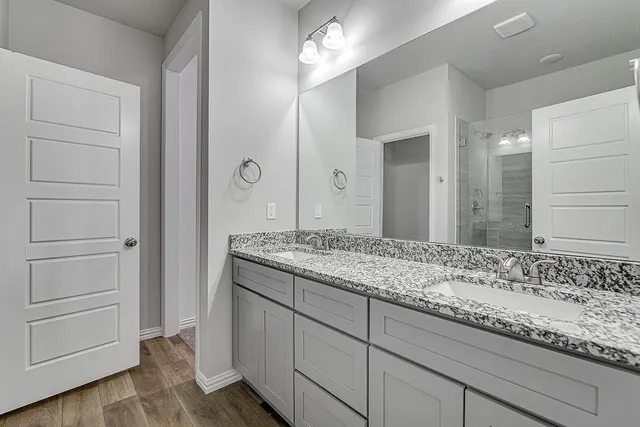 a view of an empty walk in closet