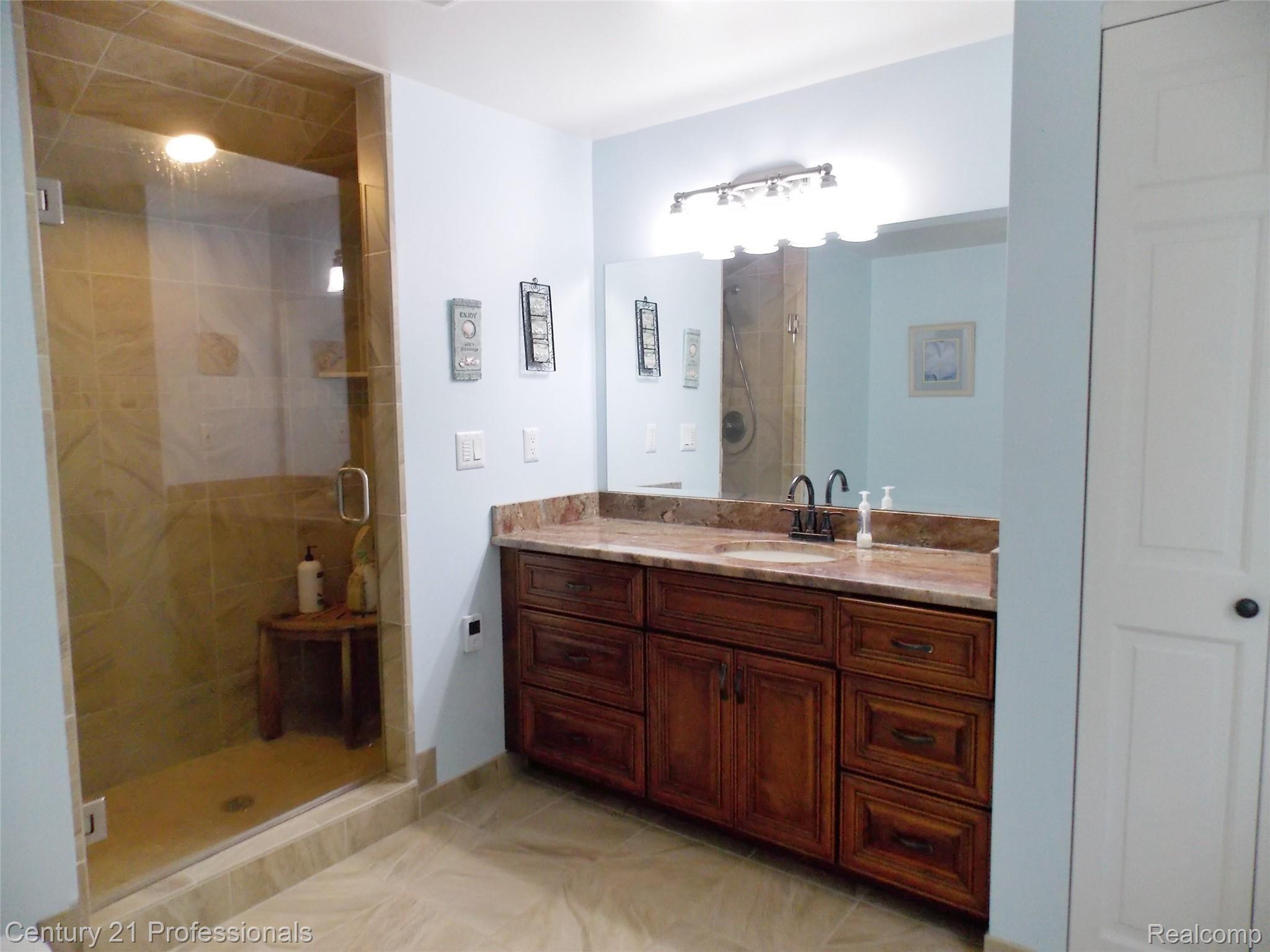1850 Orion Road Oakland, MI 48363 - Photo 19 of 47 Master Full Bath