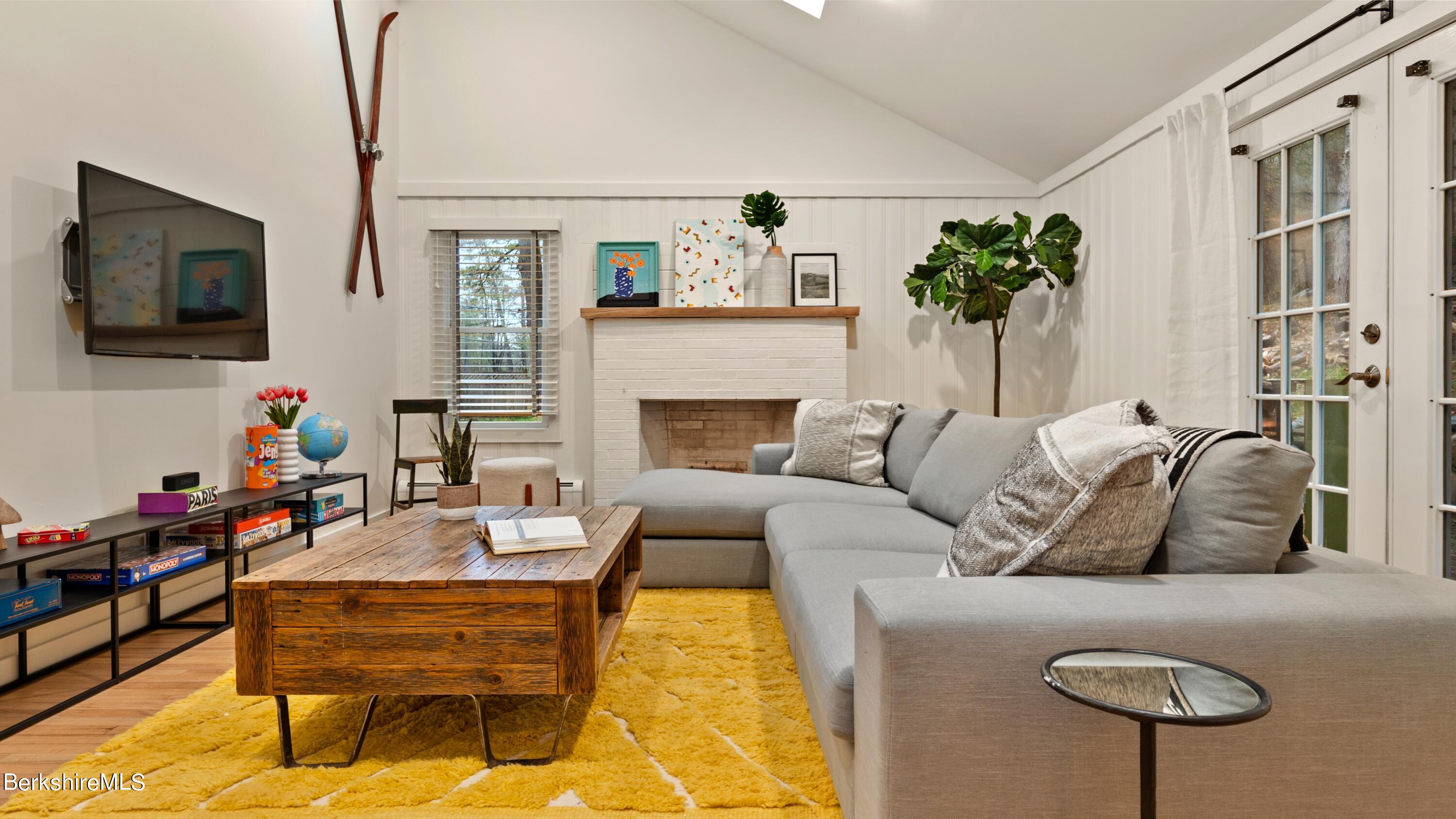 85 Pixley Road Monterey, MA 01230 - Photo 8 of 26 HRDSC04313