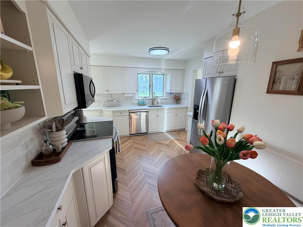 389 Barrett Road Emmaus, PA 18049 - Photo 13 of 35