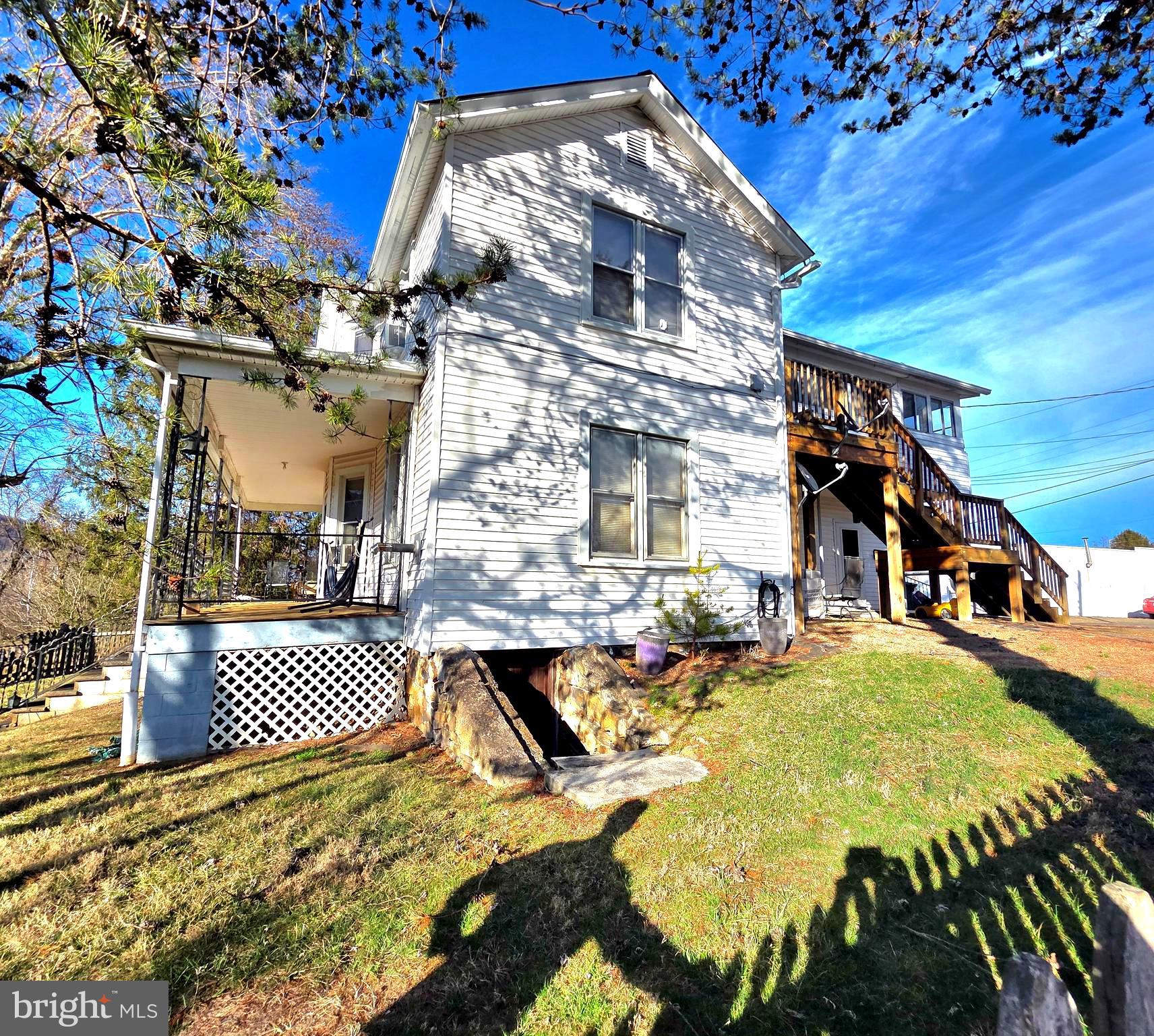 449 Harmison Place Romney, WV 26757 - Photo 8 of 74 Entire side view