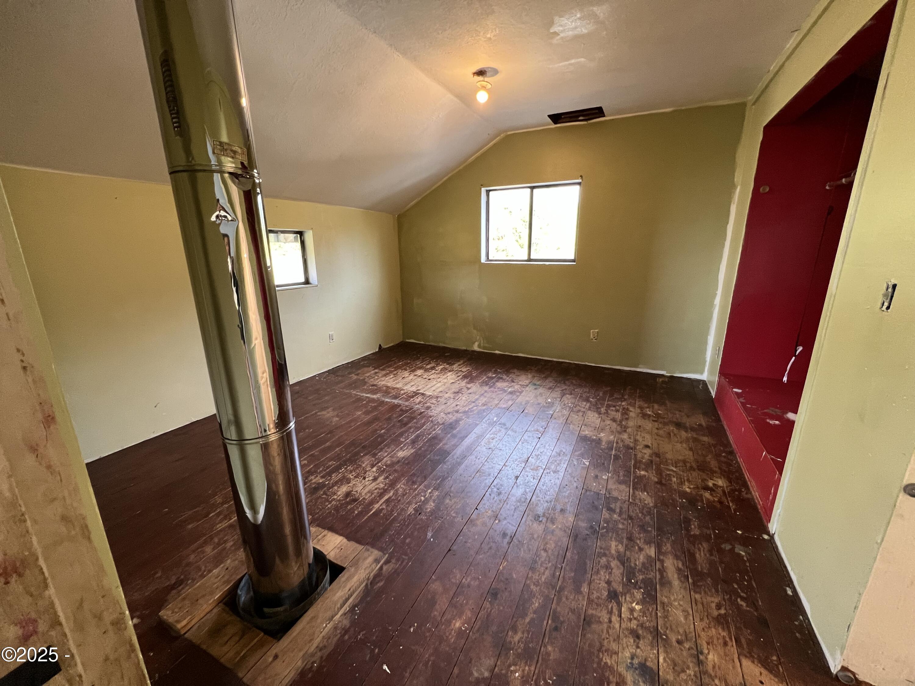 90 Gibson Lane Logsden, OR 97357 - Photo 11 of 21 Upper room 2