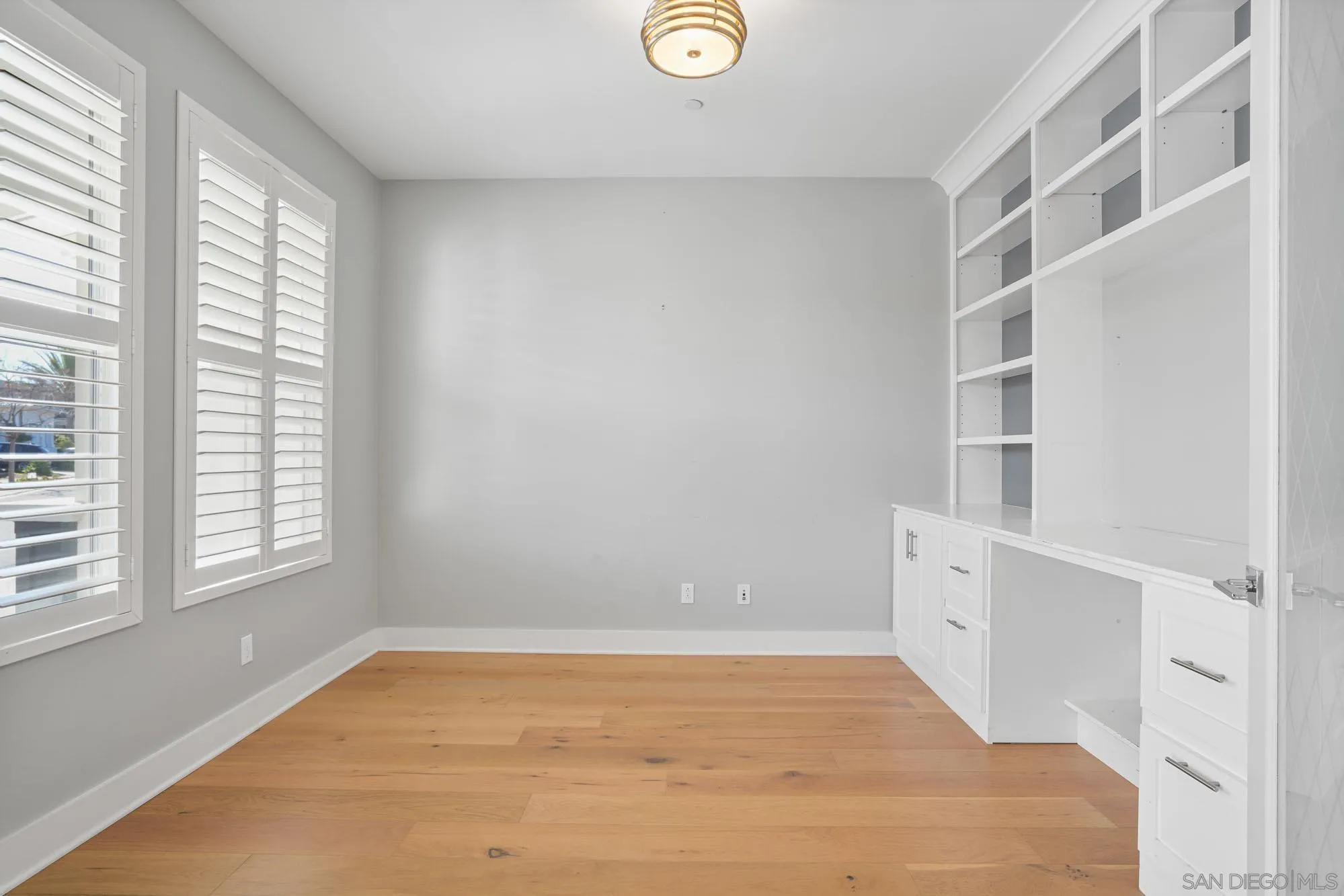 833 Channel Island Drive Encinitas, CA 92024 - Photo 5 of 38 an empty room with windows