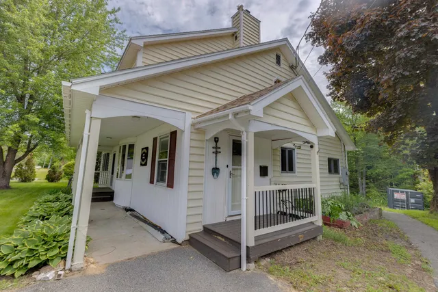 $459,000 | 6 Goodbout Road, Lincoln, NH 03251