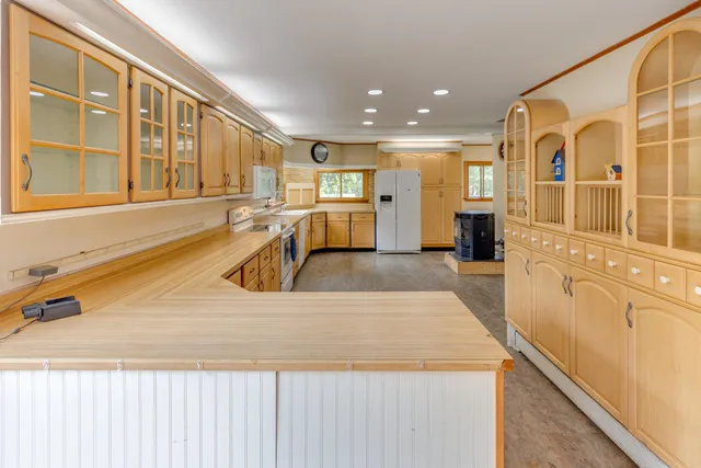 $459,000 | 6 Goodbout Road, Lincoln, NH 03251