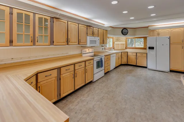 $459,000 | 6 Goodbout Road, Lincoln, NH 03251