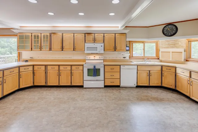 $459,000 | 6 Goodbout Road, Lincoln, NH 03251