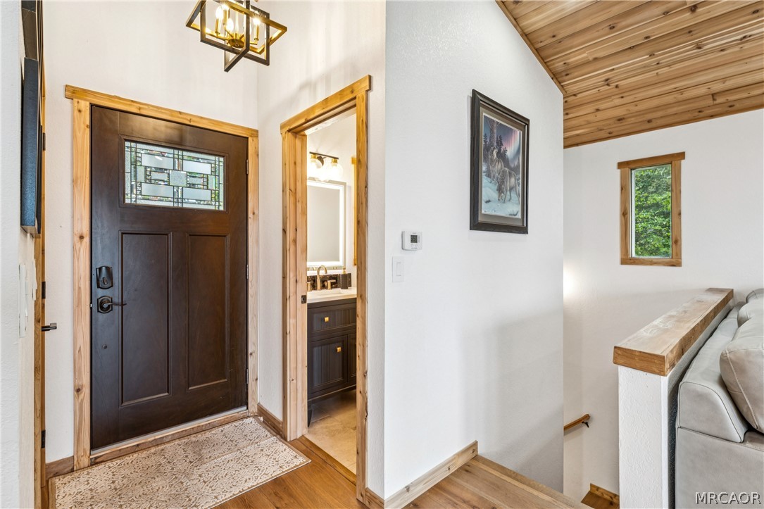 590 Arrowhead Villa Road Lake Arrowhead, CA 92352 - Photo 10 of 43