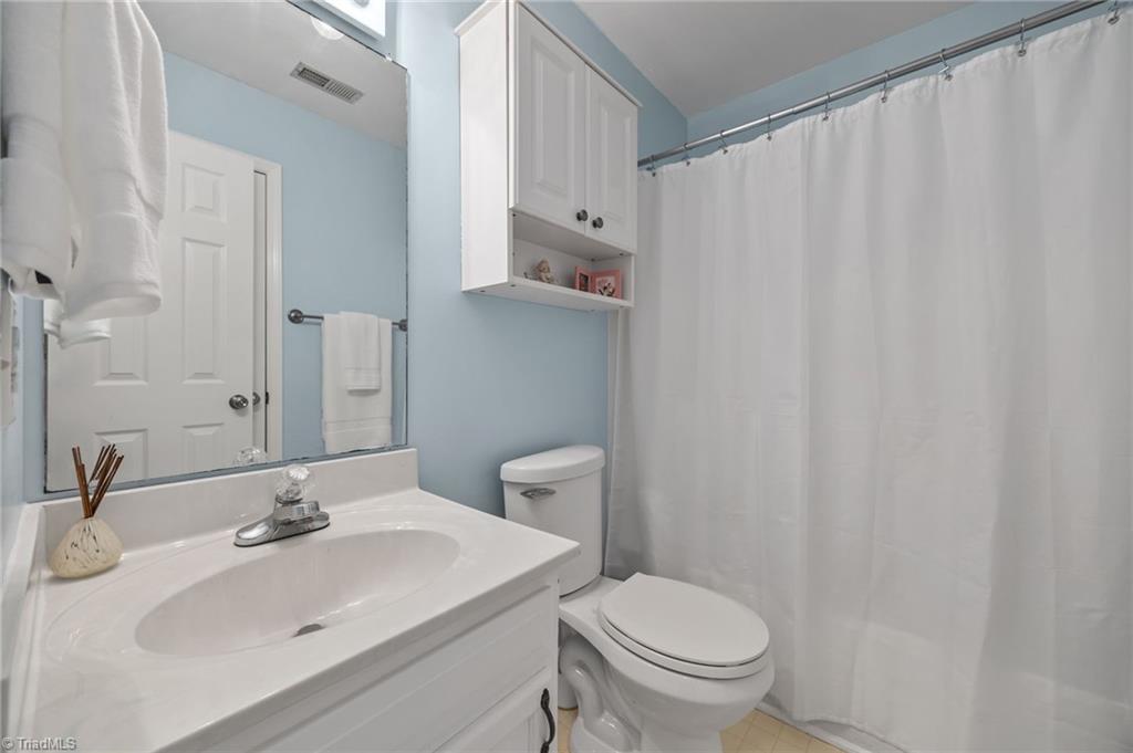 3922 Landover Drive High Point, NC 27265 - Photo 24 of 34