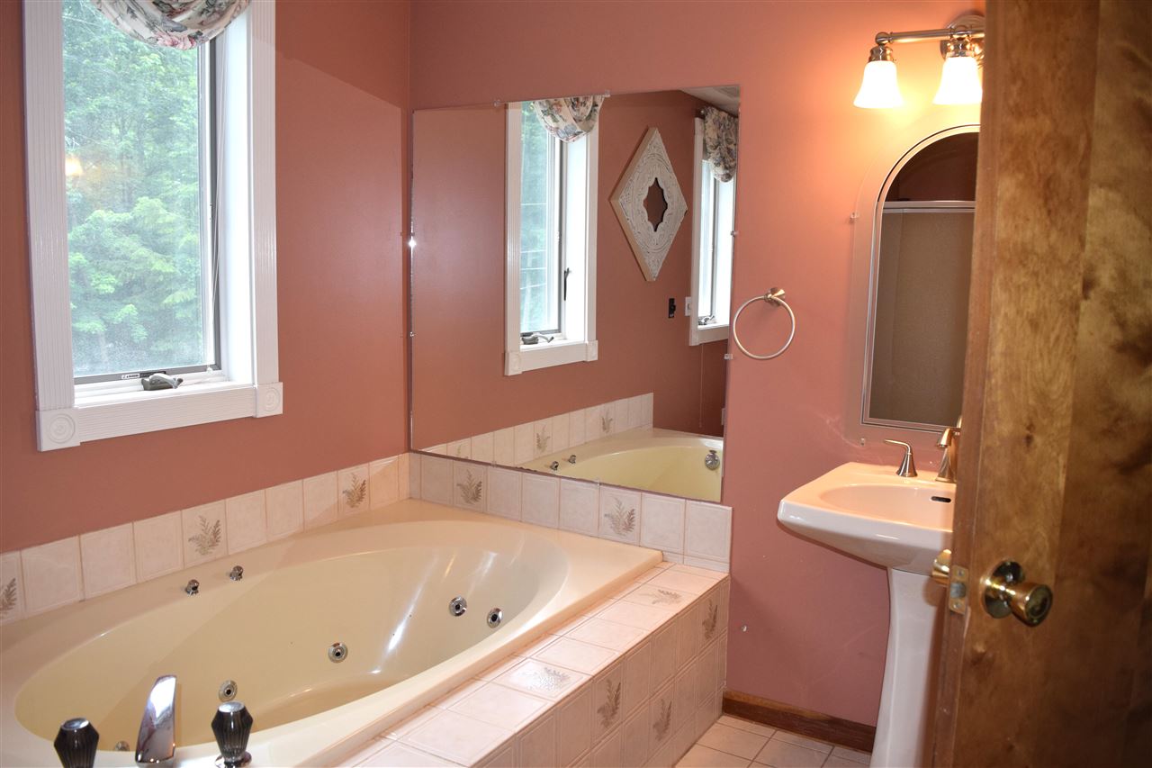 199 Wheel Wright Road Hampstead, NH 03841 - Photo 21 of 35