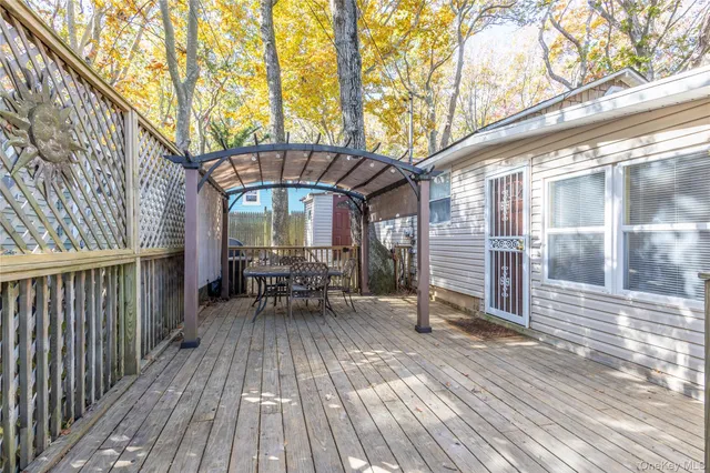 $165,000 | 17 Schooner Lane, Baiting Hollow, NY 11933