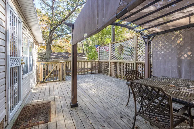 $165,000 | 17 Schooner Lane, Baiting Hollow, NY 11933