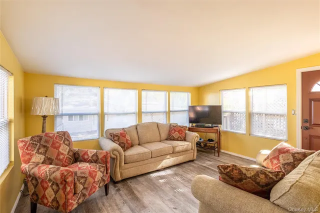 $165,000 | 17 Schooner Lane, Baiting Hollow, NY 11933