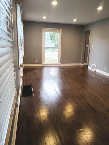 $329,900 | 371 South Edison Avenue, Elgin, IL 60123