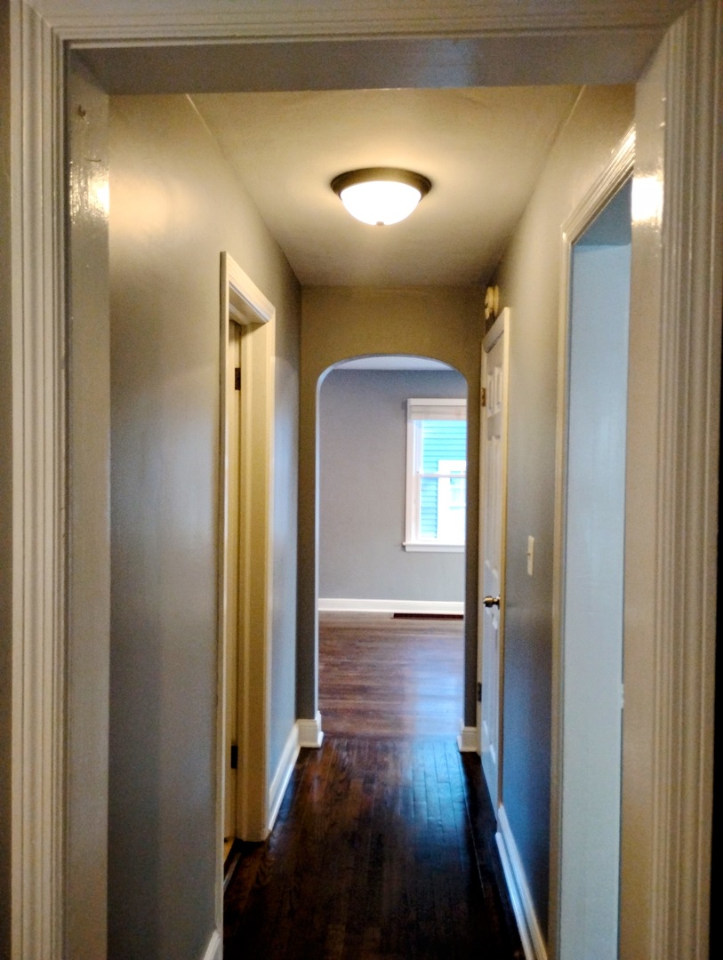 371 South Edison Avenue Elgin, IL 60123 - Photo 4 of 32