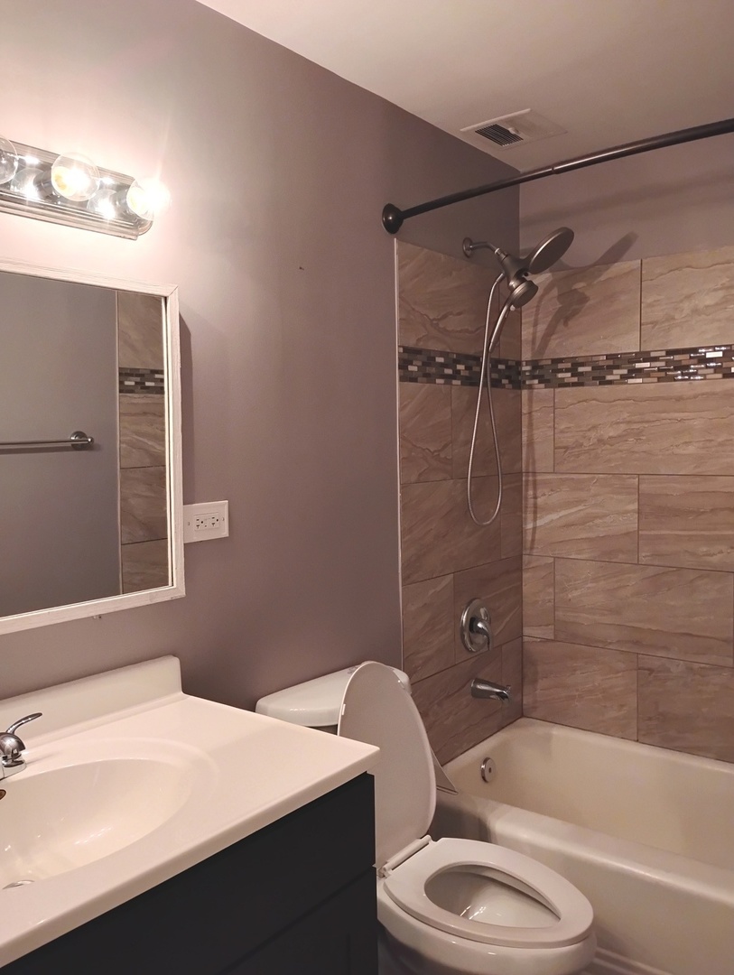 371 South Edison Avenue Elgin, IL 60123 - Photo 6 of 32