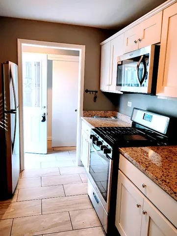 $329,900 | 371 South Edison Avenue, Elgin, IL 60123