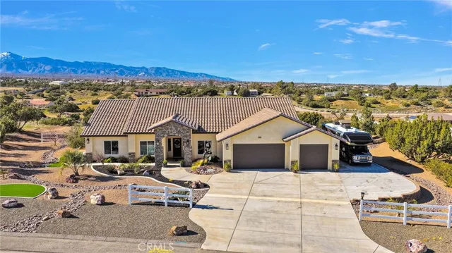 $879,000 | 8140 Heartland Circle, Oak Hills, CA 92344