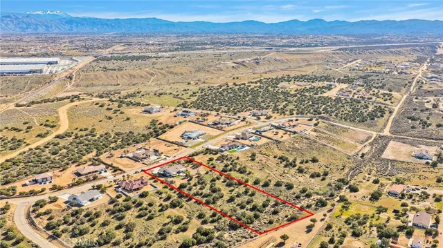 $879,000 | 8140 Heartland Circle, Oak Hills, CA 92344