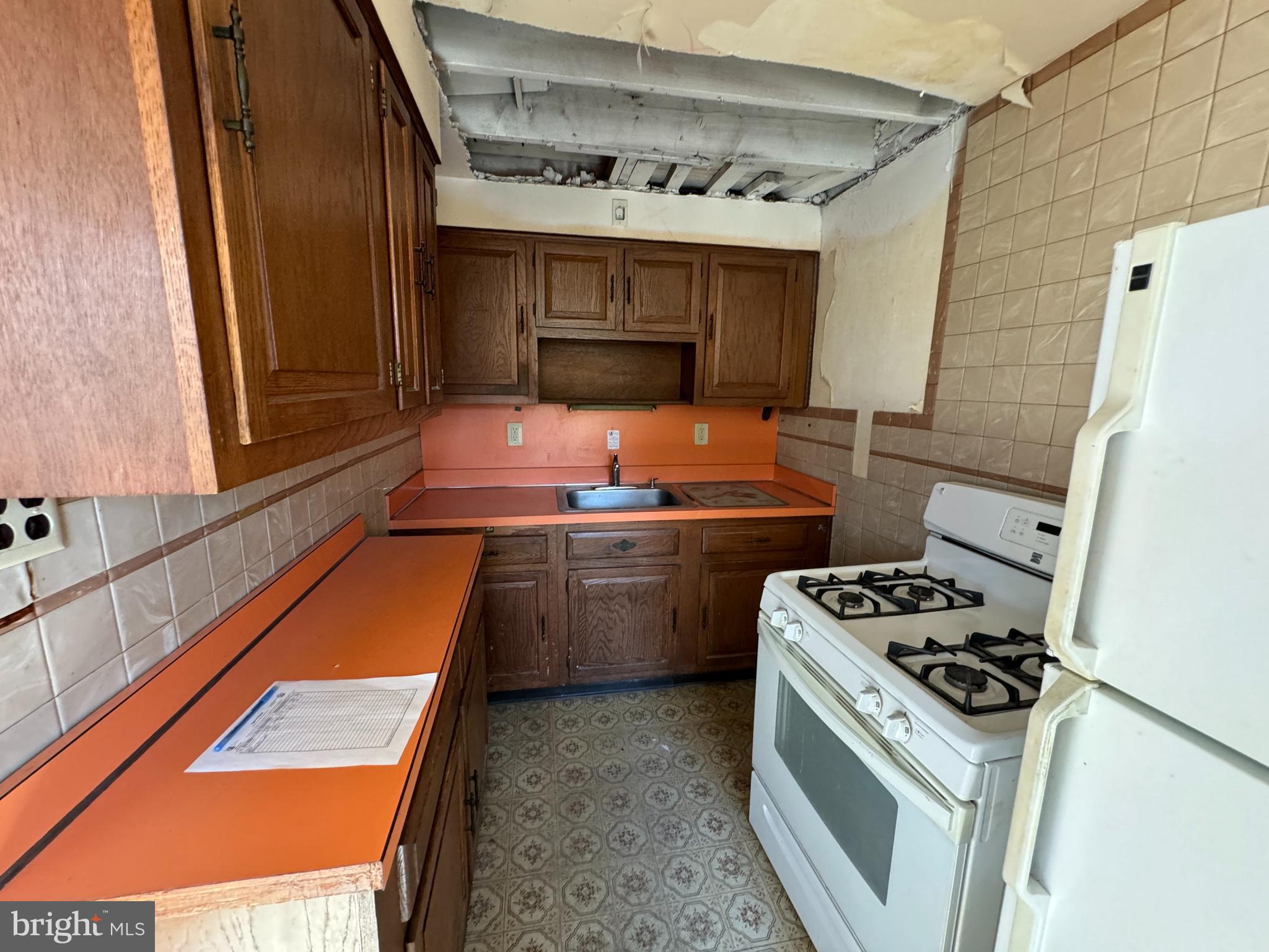 5240 Fairhaven Road Clifton Heights, PA 19018 - Photo 8 of 17 kitchen