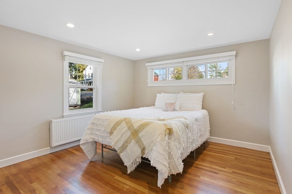 24 Spruce Road Reading, MA 01867 - Photo 12 of 25 Gallery Image 12