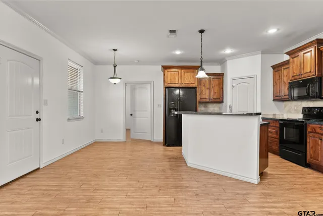 $235,000 | 19036 County Road 1202, Flint, TX 75762