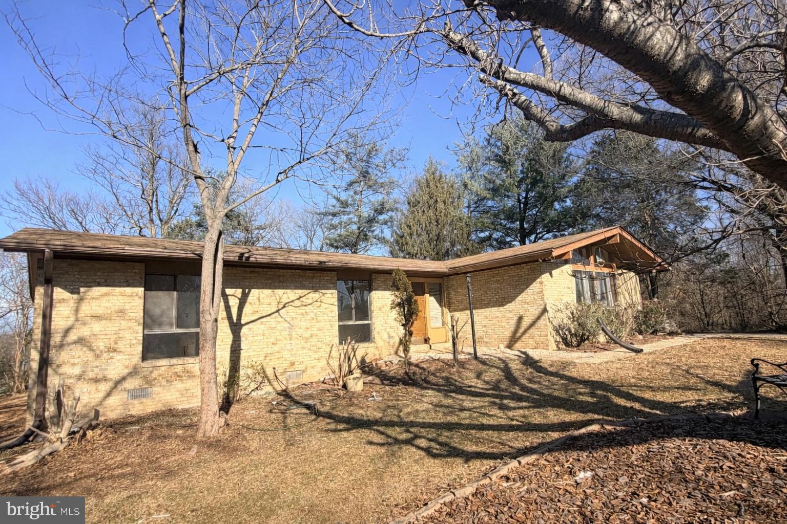 10400 Hunter Ridge Drive Oakton, VA 22124 - Photo 2 of 7