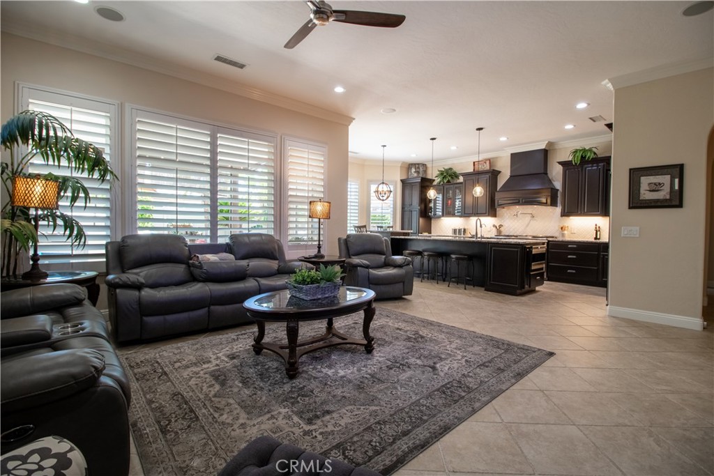 33699 Spring Brook Circle Temecula, CA 92592 - Photo 13 of 83