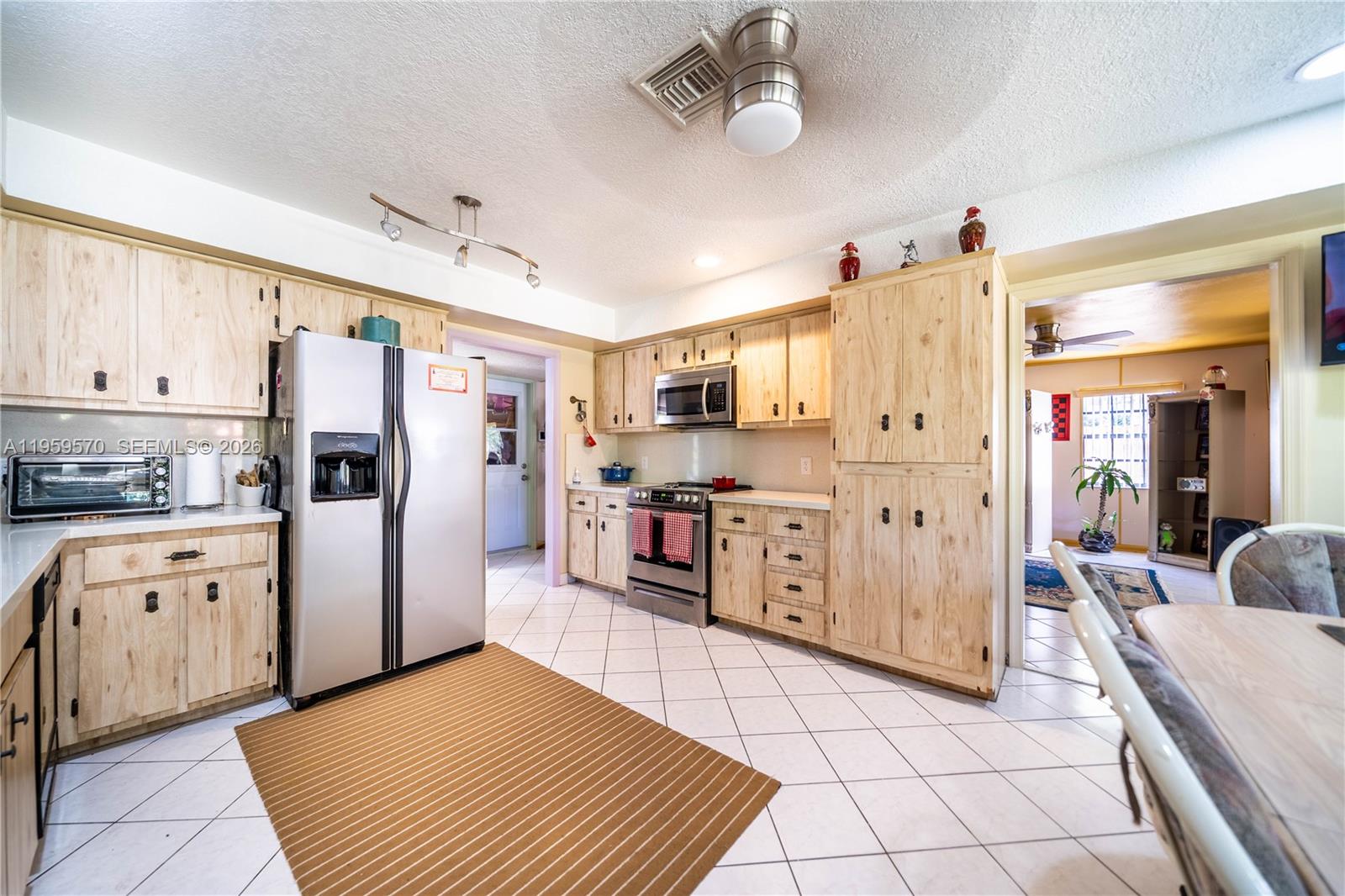 6337 Southwest 32nd Street Miramar, FL 33023 - Photo 12 of 51