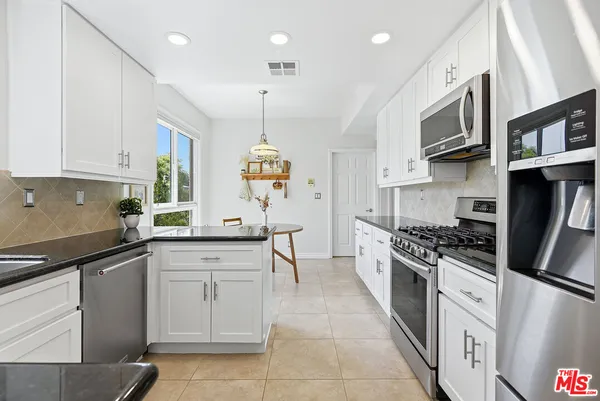 $1,149,000 | 5625 Cambridge Way, Unit 204, Culver City, CA 90230