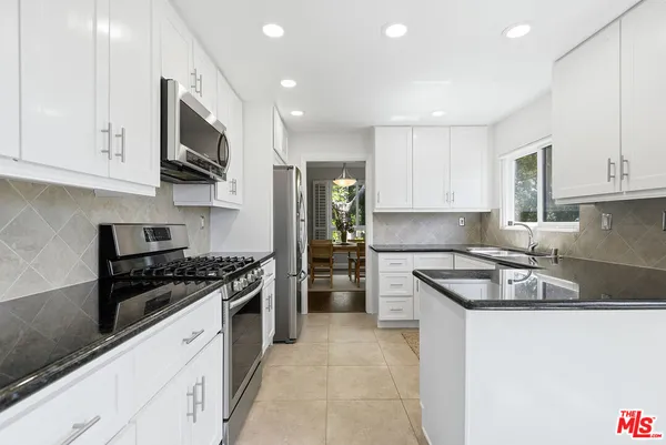 $1,149,000 | 5625 Cambridge Way, Unit 204, Culver City, CA 90230
