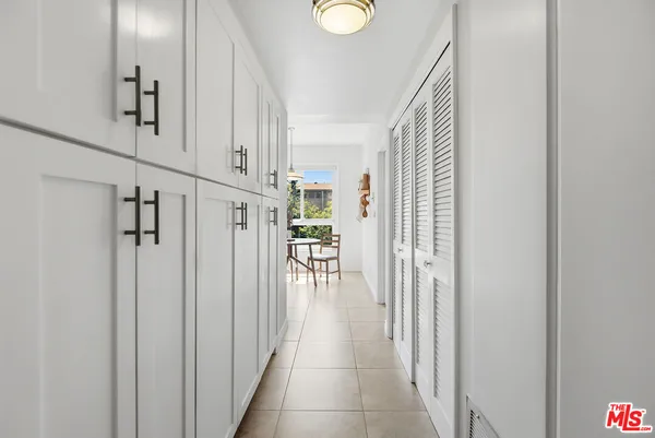 $1,149,000 | 5625 Cambridge Way, Unit 204, Culver City, CA 90230