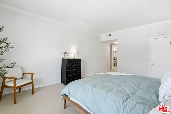 $1,149,000 | 5625 Cambridge Way, Unit 204, Culver City, CA 90230